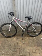 Women's / Teens Mountain Bike Mizan Pink And Silver Shimano Brakes