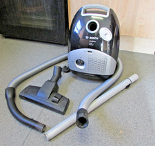 Bosch BSGL4000GB All-rounder Cylinder Variable 2000w Vacuum Cleaner in Black