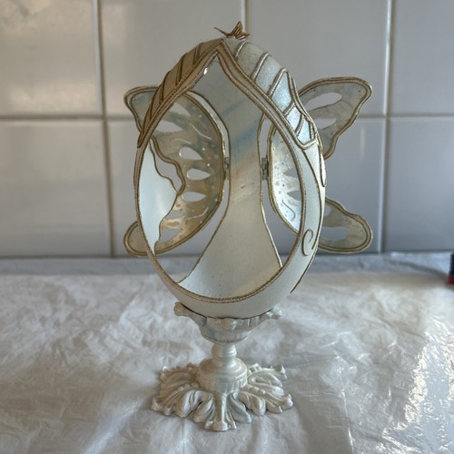 Vintage artisan hand carved - vintage,