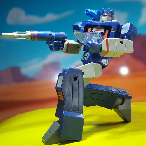 Transformers d soundwave - r.e.d,