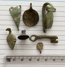 MIXED GROUP OF ROMAN, SAXON, MEDIEVAL AND LATER ARTFACTS.