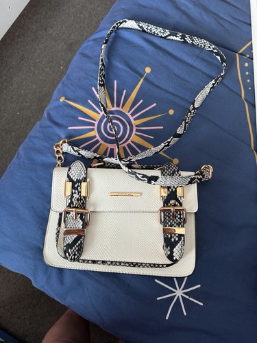 River island white snake - river,