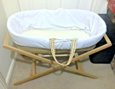 MAMAS & PAPAS NATURAL WOVEN MOSES BASKET AND WOODEN STAND INC MATTRESS GC