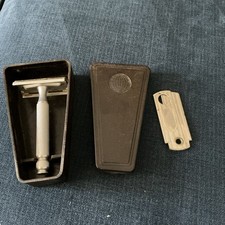 Vintage Bakelite Razor Box