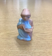 ET Figure reading a book with a blue sheet by LJN Toys 1982 Vintage  Elliot GC