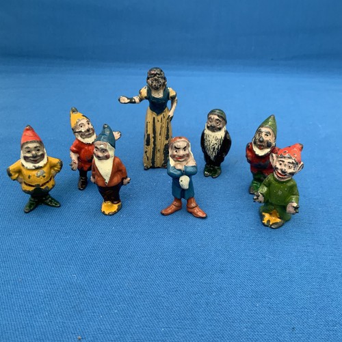 Vintage britains lead figures - britains,