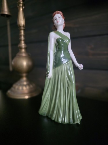 Coalport figurine ladies - ladies, of