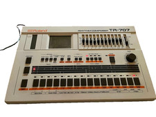 Roland TR-707 Vintage Drum