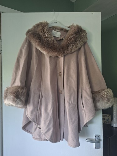Gorgeous wool cape - gorgeous,