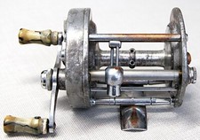 VINTAGE PFLUEGER SUPREME MULTIPLIER FISHING REEL.      (1137)