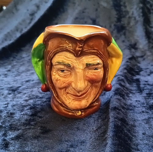 Royal doulton the court - royal,
