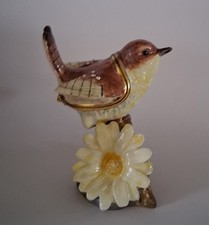 SECRETS by HIDDEN TREASURES  - Wren Trinket Box with Pendant - excellent