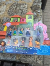 DISNEY 12 PIECE FAMILY ENCANTO
