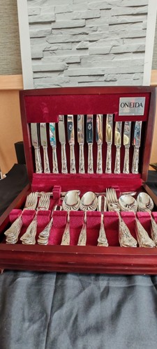 Oneida community silver plate - oneida,