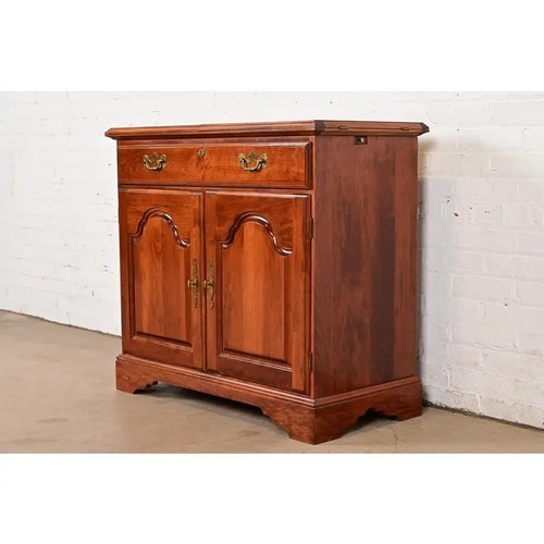 Broyhill georgian carved - broyhill,