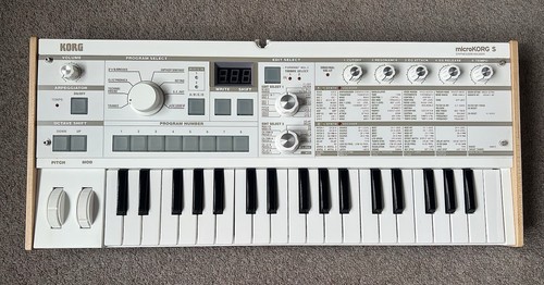 Microkorg synthesiser - microkorg,