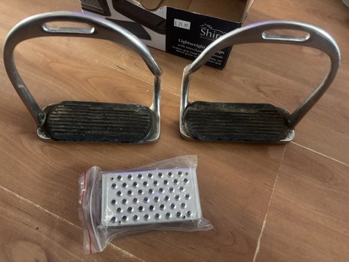 Shires lightweight stirrups - lightweight,