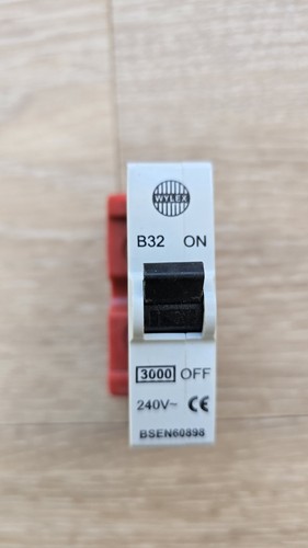 Wylex 32a mcb - mcb, plug