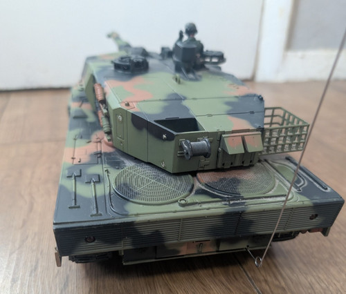 Hen long radio controlled - long,