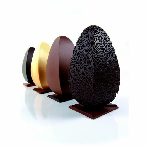 Thermoformed chocolate moulds