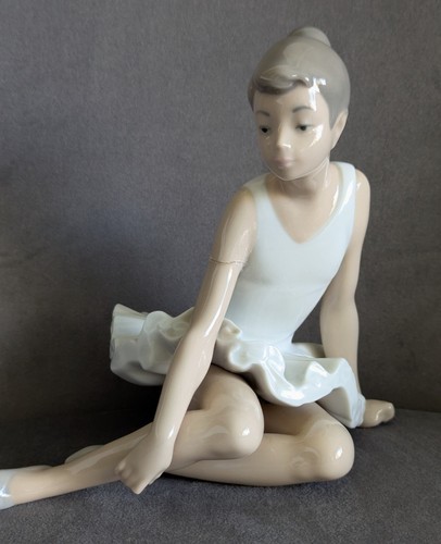 Lladro nao pensive - pensive, ballerina