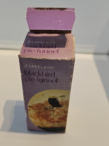 Blackbird pie funnel - blackbird,