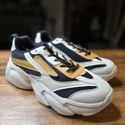 Zurin women size 5 - zurin,
