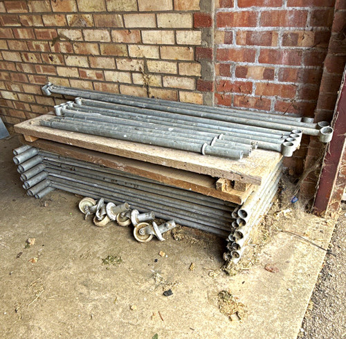 Scaffolding job lot metal - scaffolding,