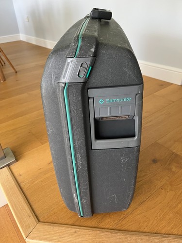 Samsonite hard shell suitcase - hard,