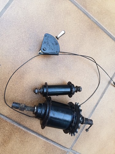 1930s 40h rear hub - +, front
