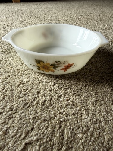Pyrex vintage casserole - vintage,