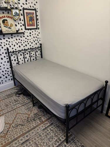 Single metal bed - single,
