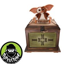 Gremlins - Gizmo with Mogwai