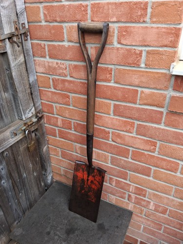 Builders gardening spade - builders,