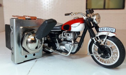 Triumph t160 bsa - triumph, norton