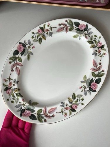 Wedgewood hathaway rose - rose, bone