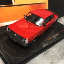 NEW IXO 1:43 1980 Volvo 242