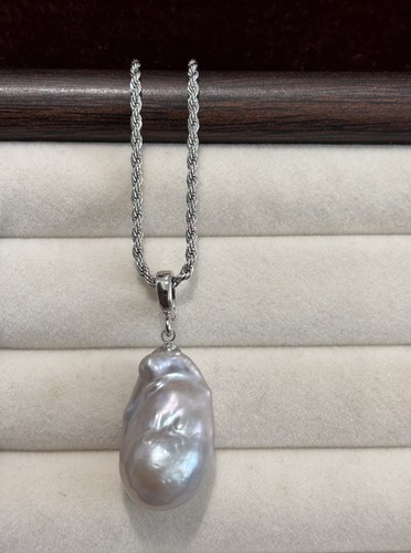 Large grey baroque pearl - large,