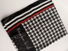 Stunning Design Dogtooth