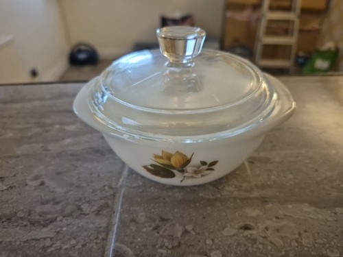 Pyrex jaj two handled lidded - pyrex,