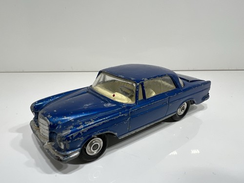 Corgi toys 253 mercedes - no,