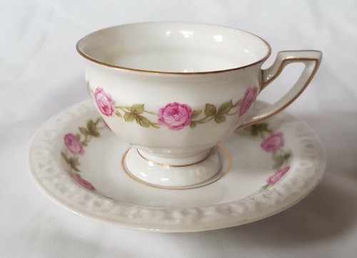 Charming cabinet demi - cabinet, demi-tasse