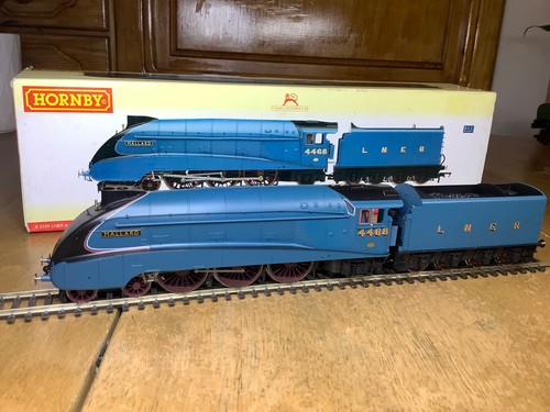 Hornby r2339 lner garter - hornby,