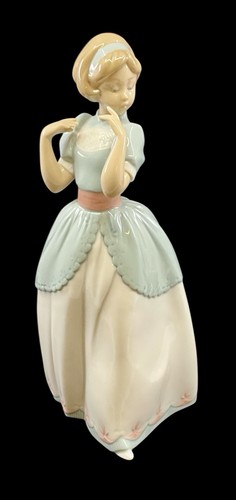Lladro 6755 proper pose - lladro,