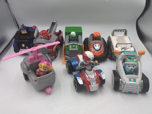 Paw patrol vehicle and - paw,