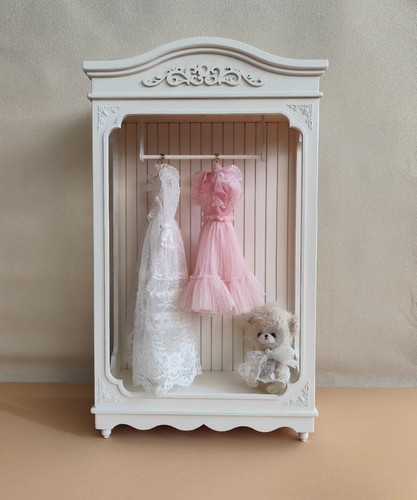 Scale dolls house - scale,