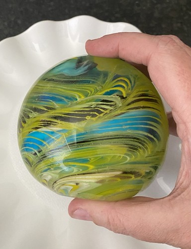 Stunning glass paperweight - stunning,