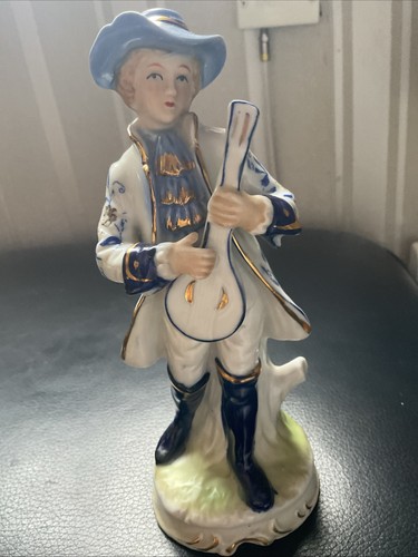 Vintage man colonial style - man,