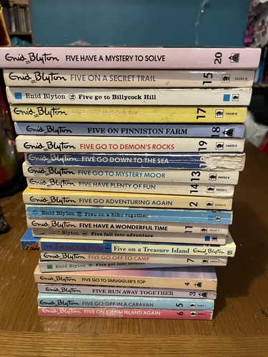 20x enid blyton famous five - enid,
