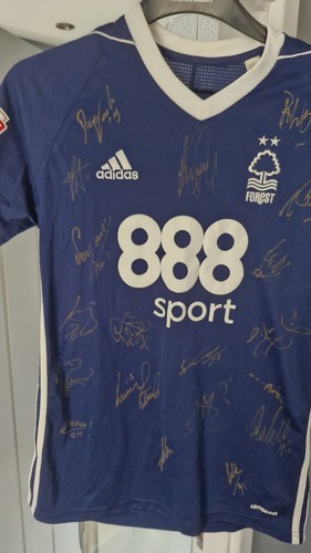 Nottingham forest signed - nottingham,